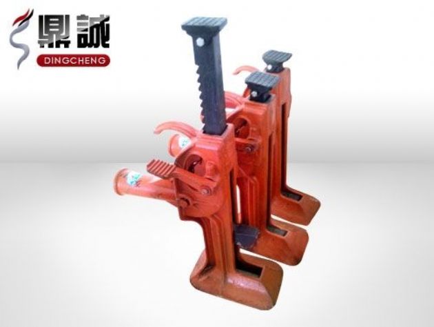 點(diǎn)擊查看詳細(xì)信息<br>標(biāo)題：齒條式起道機(jī) 閱讀次數(shù)：4168