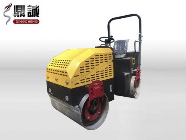 點(diǎn)擊查看詳細(xì)信息<br>標(biāo)題：2.5噸全液壓座駕式振動(dòng)壓路機(jī) 閱讀次數(shù)：14354