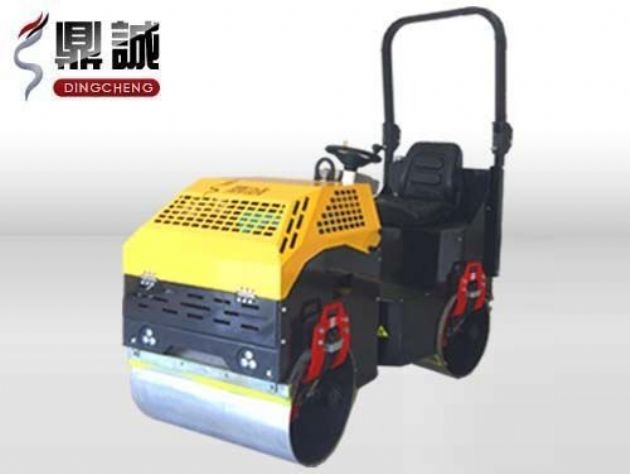 點(diǎn)擊查看詳細(xì)信息<br>標(biāo)題：1噸全液壓振動(dòng)壓路機(jī) 閱讀次數(shù)：14114